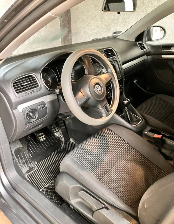 Volkswagen Golf cena 19000 przebieg: 288000, rok produkcji 2009 z Wrocław małe 37